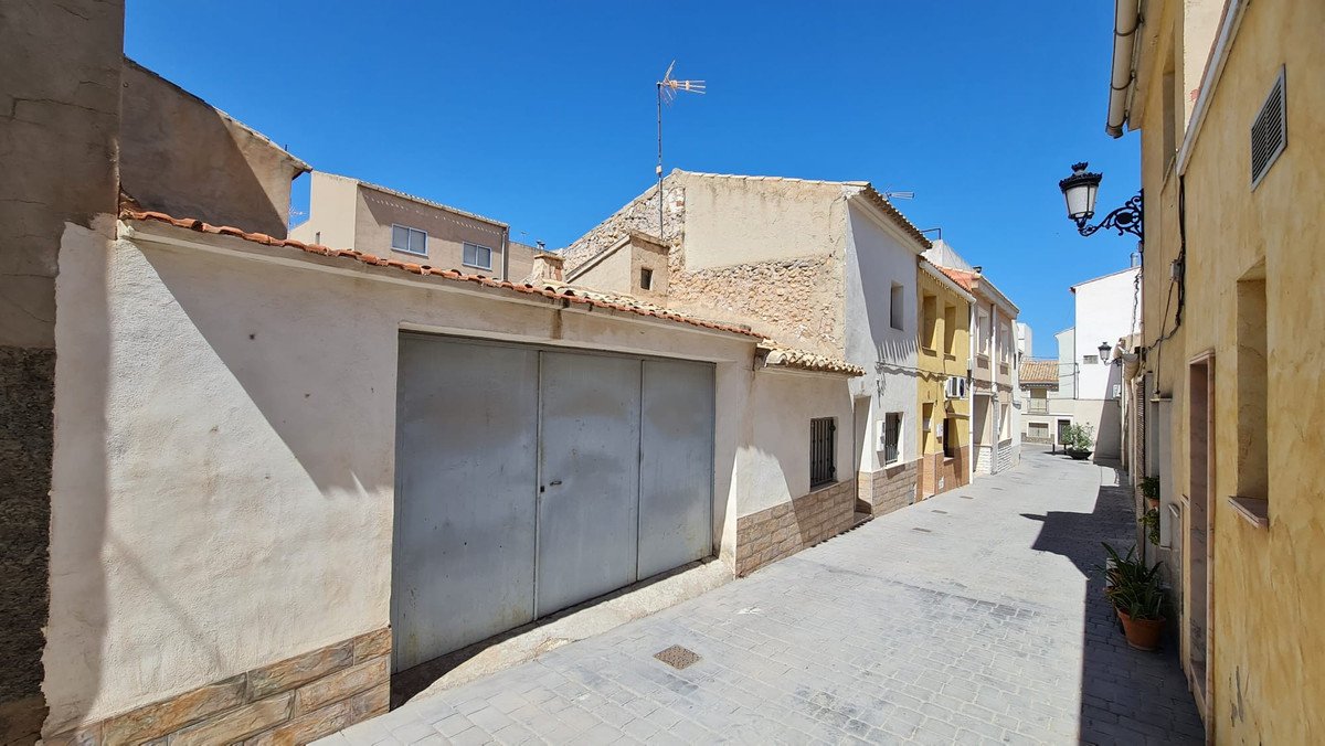 4 Bed Townhouse in Salinas in Salinas, Townhouse