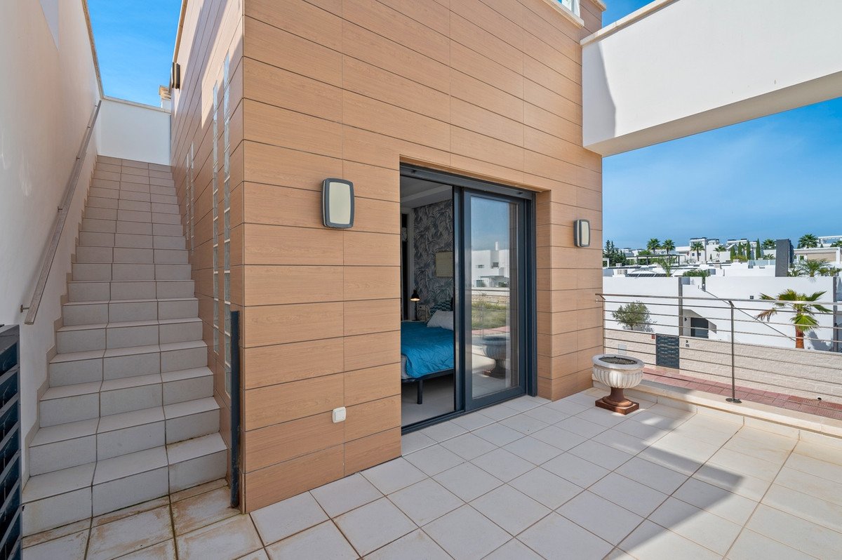3 Bed بيت مدينة in Rojales في Rojales, تاون هاوس