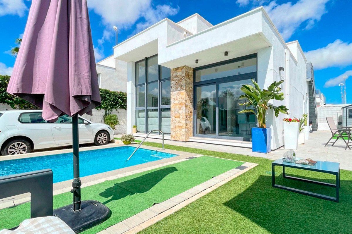 2 Bed Vrijstaande Villa in Rojales in Rojales, Vrijstaande Villa