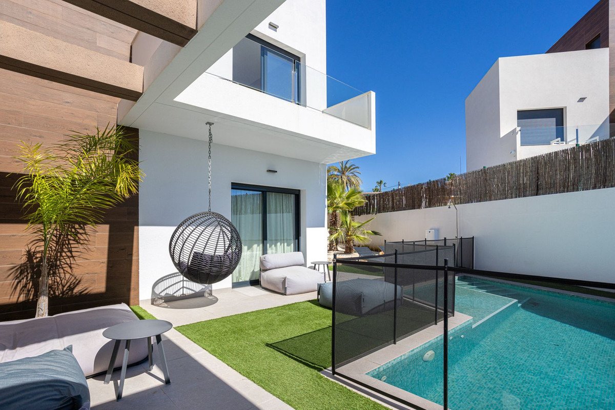 4 Bed Vrijstaande Villa in Rojales in Rojales, Vrijstaande Villa