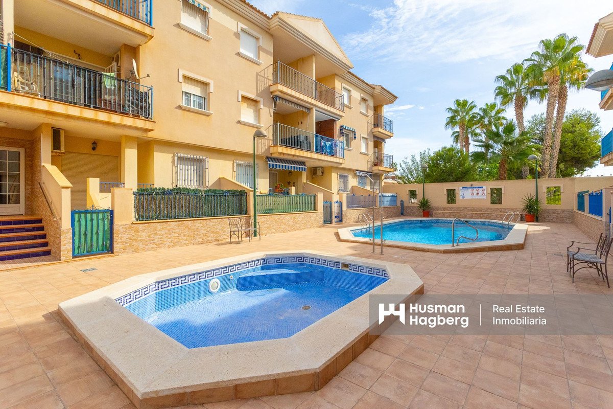 2 Bed شقة في الطابق العلوي in Los Alcazares في Los Alcazares, 