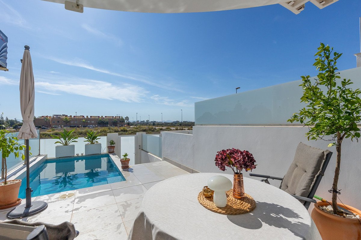 2 Bed شقة في الطابق الأرضي in Los Alcazares في Los Alcazares, 