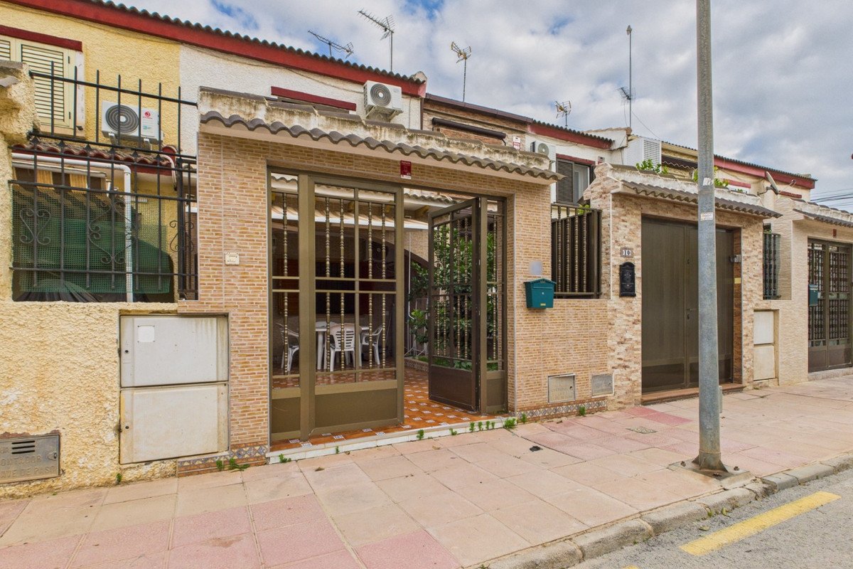 3 Bed بيت مدينة in Los Alcazares في Los Alcazares, 