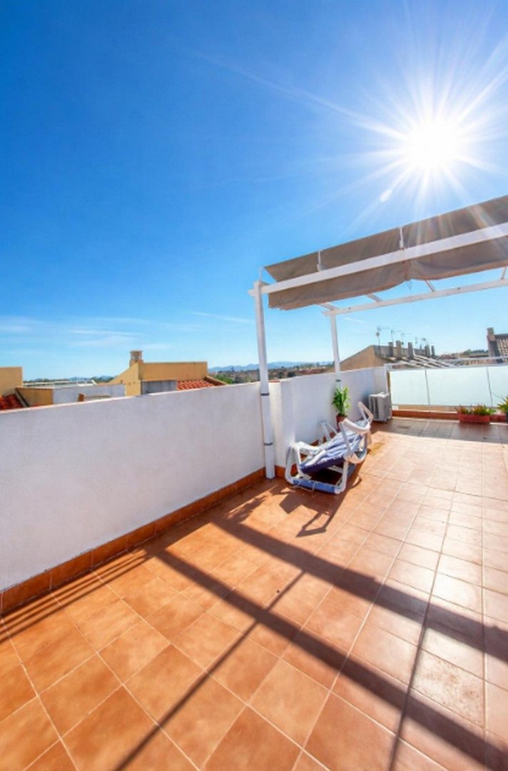 2 Bed Penthouse in Los Alcazares v Los Alcazares, 