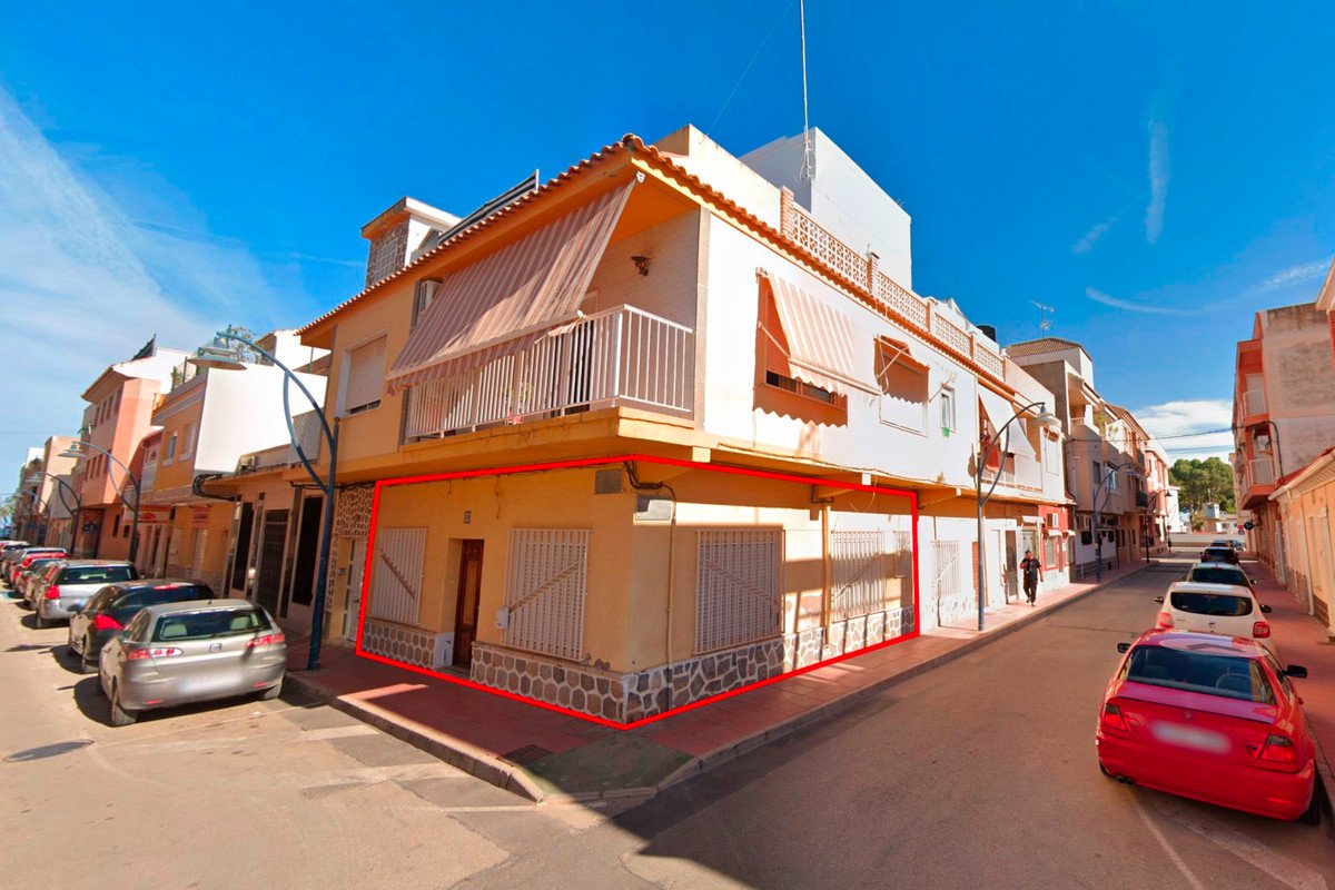 4 Bed Ground Floor Apartment in Santiago de la Ribera in Santiago de la Ribera, Apartment