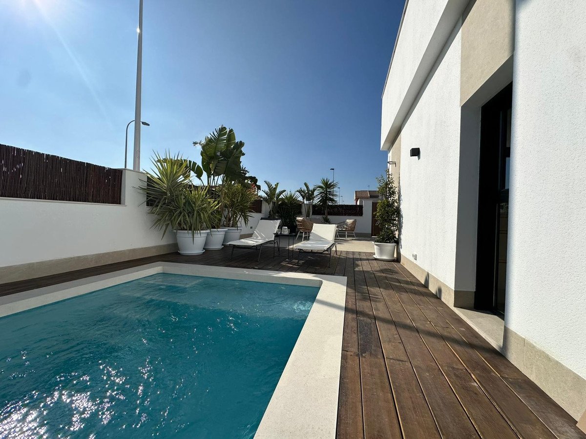 2 Bed Semi-Detached House in Santiago de la Ribera in Santiago de la Ribera, Semi-Detached House