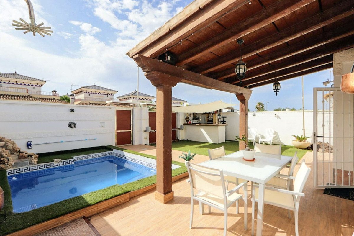 4 Bed Fritliggende villa in Sucina, Fritliggende Villa