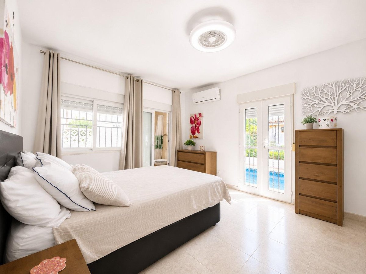 4 Bed Detached Villa in Los Alcazares in Los Alcazares, Detached Villa