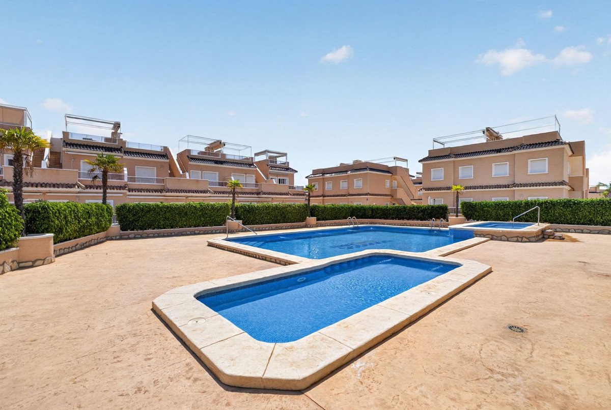 3 Bed Townhouse in Lomas de Cabo Roig in Lomas de Cabo Roig, Townhouse