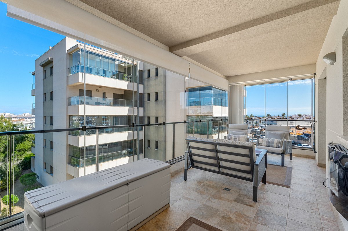 2 Bed شقة في الطابق الأوسط in Los Dolses في Los Dolses, شقة