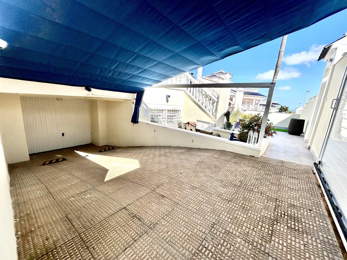 4 Bed فيلا مستقلة in Pinar de Campoverde في Pinar de Campoverde, 