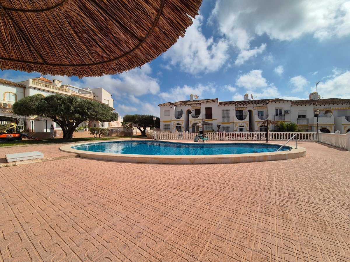 1 Bed شقة في الطابق الأرضي in San Miguel de Salinas في San Miguel de Salinas, شقة سكنية