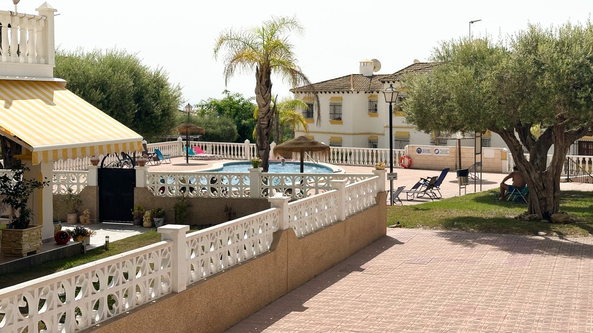 1 Bed Semi-Detached House in San Miguel de Salinas in San Miguel de Salinas, Semi-Detached House