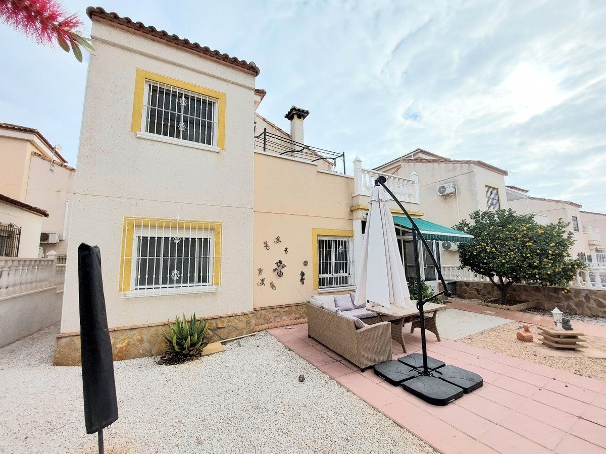 3 Bed Vrijstaande Villa in San Miguel de Salinas in San Miguel de Salinas, Vrijstaande Villa