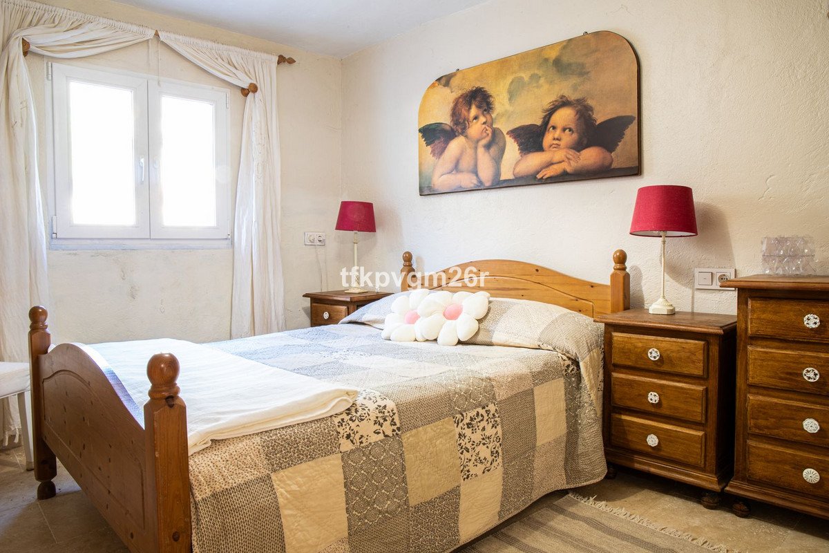 6 Bed Detached Villa in San Pablo de Buceite in San Pablo de Buceite — Detached Villa