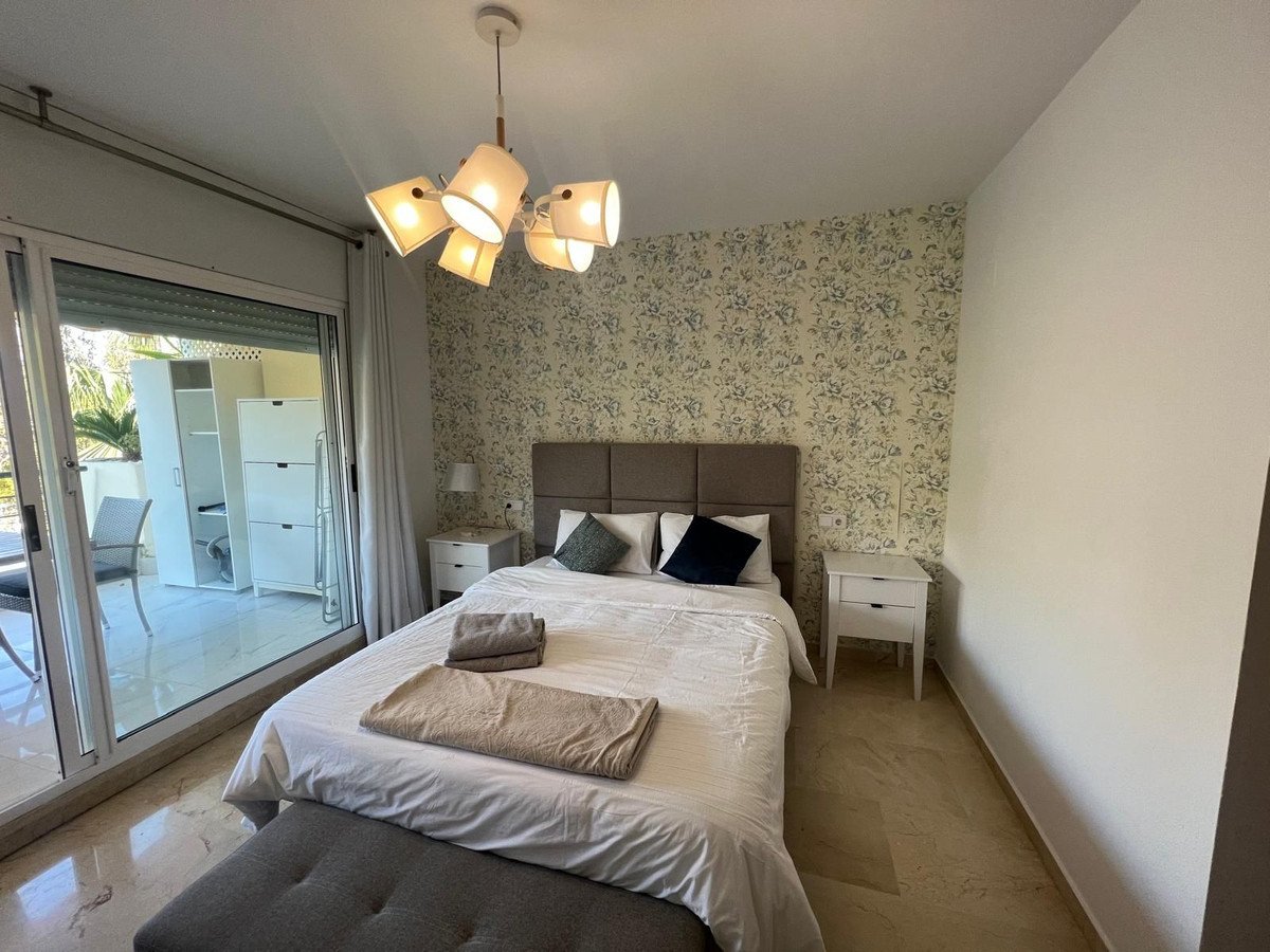 3 Bed Middle Floor Apartment in San Pedro de Alcántara in San Pedro de Alcántara — Apartment