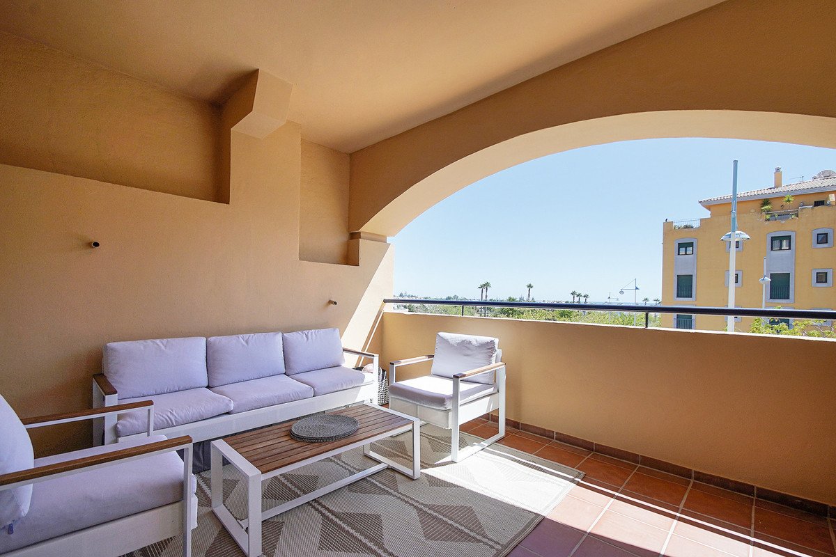 3 Bed Middle Floor Apartment in San Pedro de Alcántara in San Pedro de Alcántara, Apartment