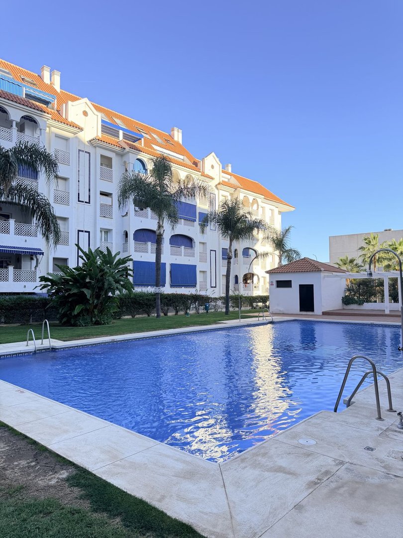 2 Bed Ground Floor Apartment in San Pedro de Alcántara в San Pedro de Alcántara — Апартамент