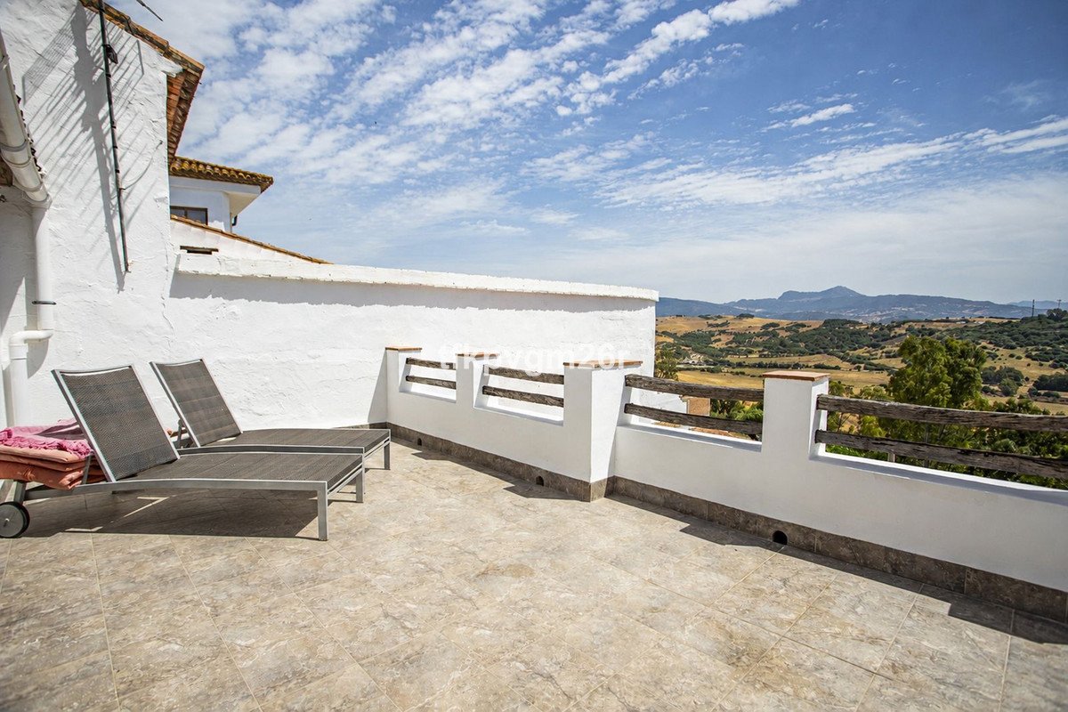 4 Bed بيت مدينة in Jimena de la Frontera في Jimena de la Frontera, 