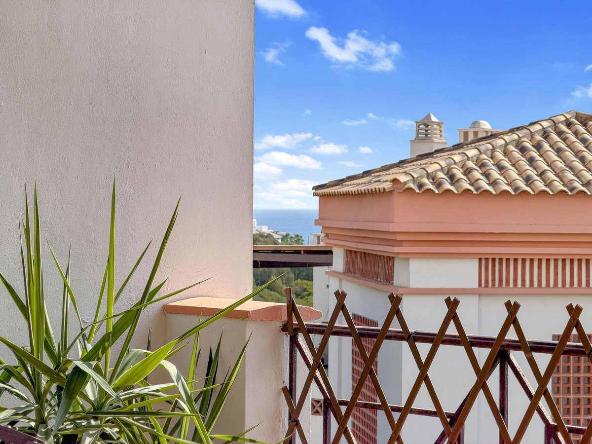 2 Bed Middle Floor Apartment in La Alcaidesa