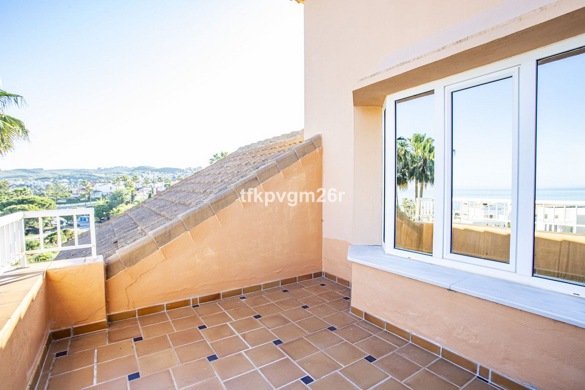 6 Bed Detached Villa in La Alcaidesa in La Alcaidesa, Detached Villa
