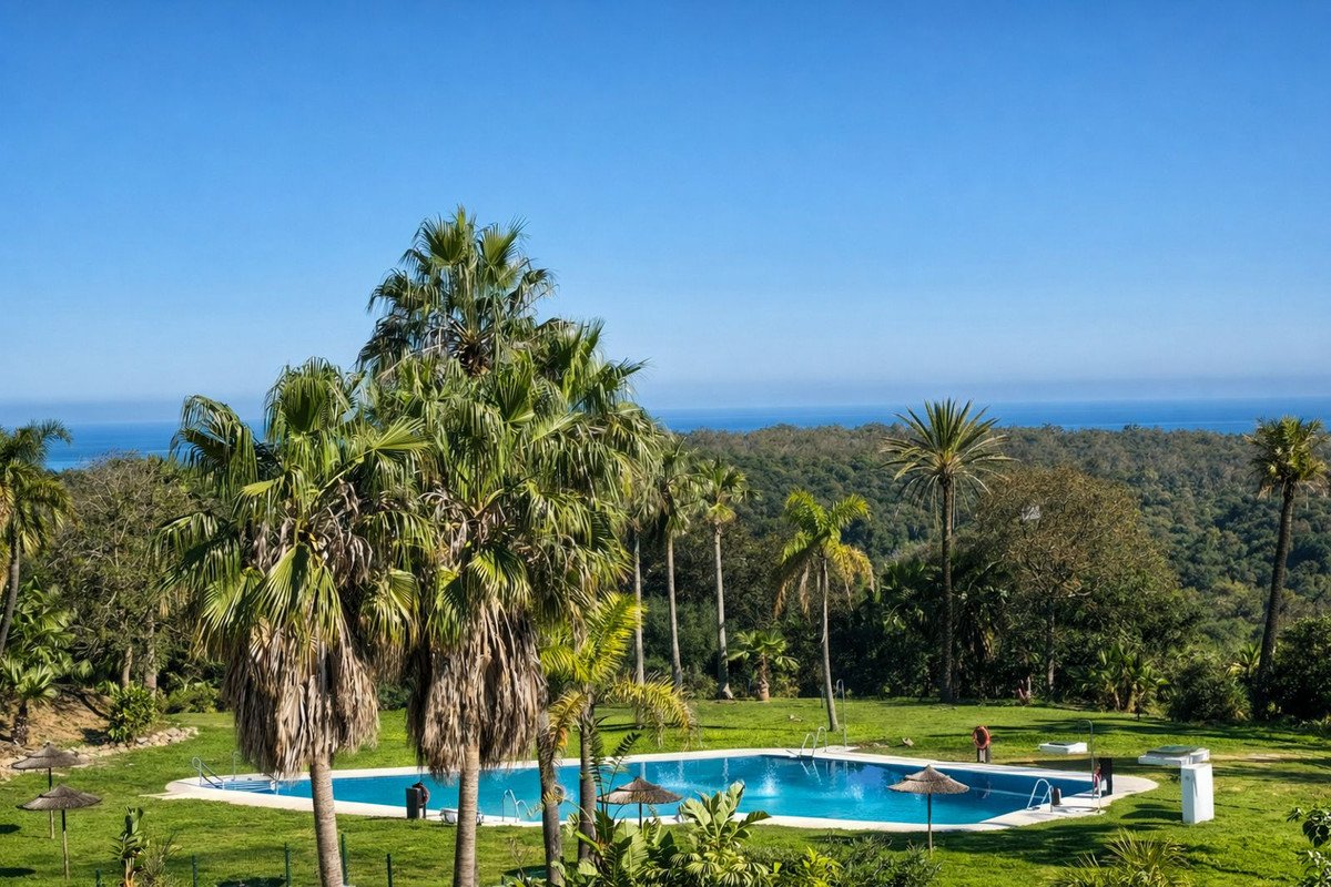 3 Bed Middle Floor Apartment in San Roque Club in San Roque Club, Apartment