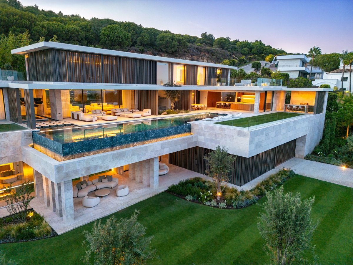 5 Bed Detached Villa in Sotogrande Alto