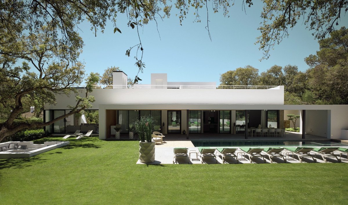 6 Bed Detached Villa in Sotogrande Alto