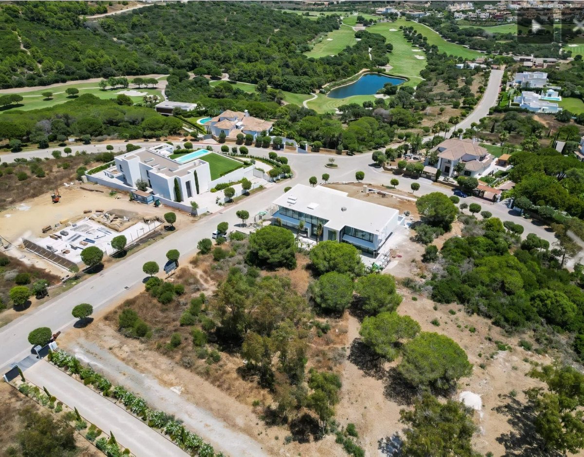 Residential Plot in Sotogrande in Sotogrande, 