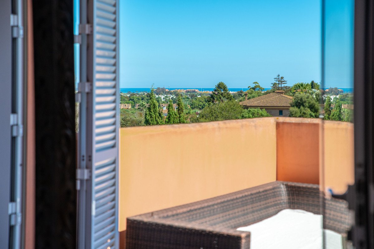 5 Bed Detached Villa in Sotogrande Costa in Sotogrande Costa, Detached Villa