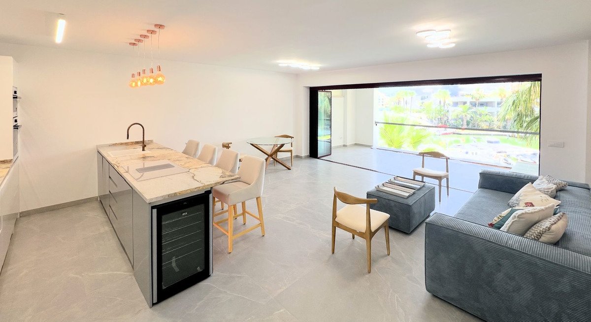 2 Bed Middle Floor Apartment in Sotogrande Marina in Sotogrande Marina, Apartment