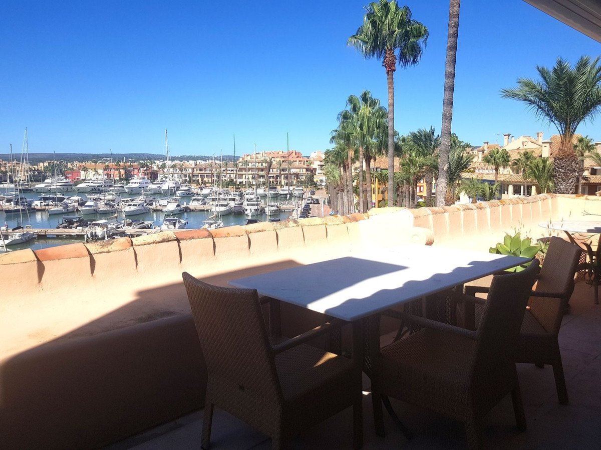4 Bed Penthouse in Sotogrande Marina in Sotogrande Marina, Penthouse