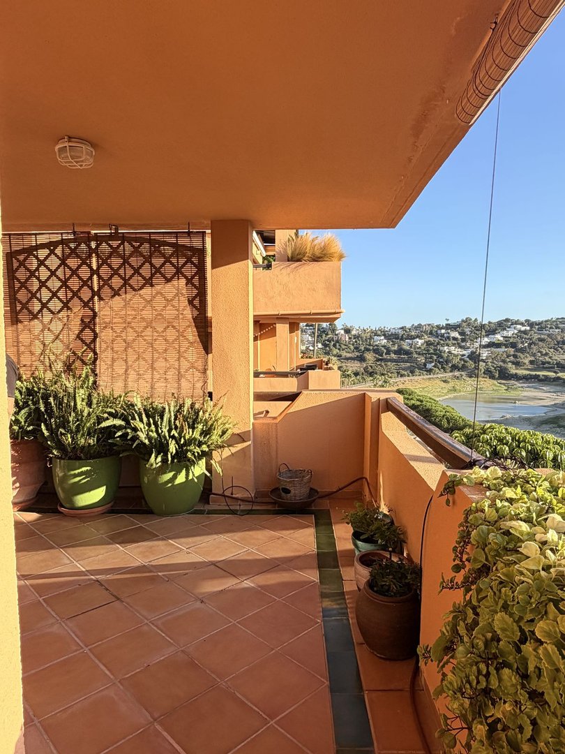 2 Bed Middle Floor Apartment in Sotogrande