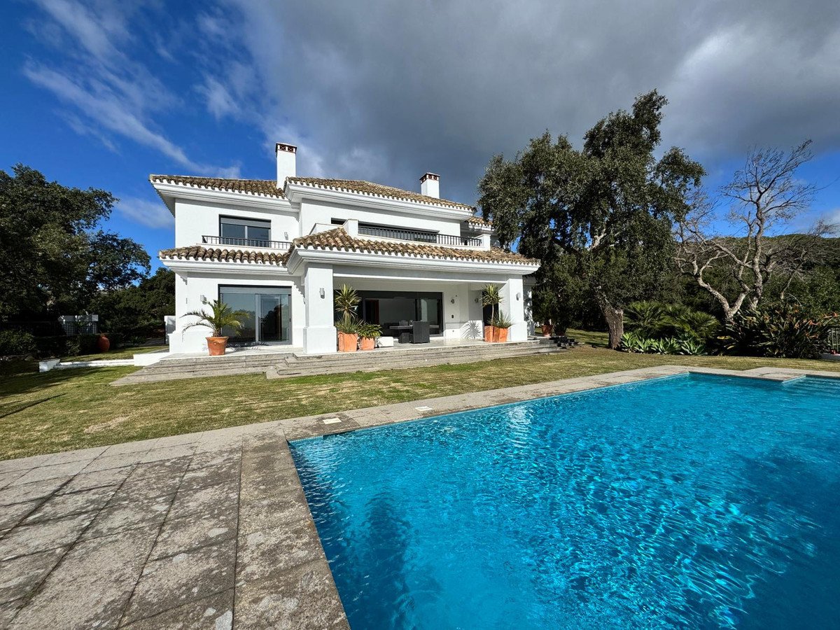 4 Bed فيلا مستقلة in Sotogrande في Sotogrande, فيلا مستقلة