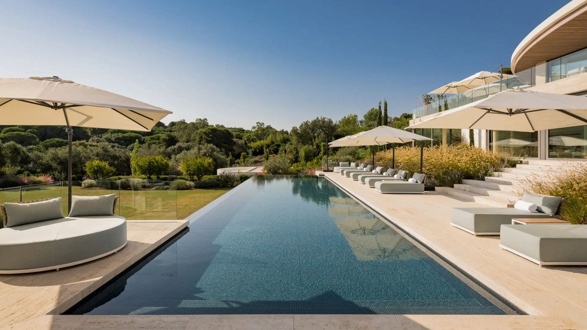 8 Bed Freistehende Villa in Sotogrande
