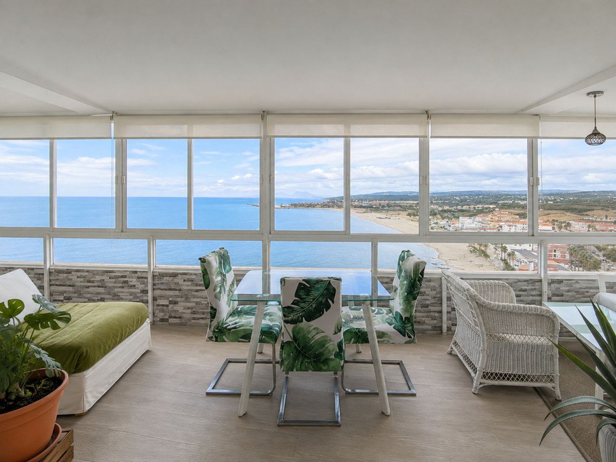 3 Bed Middle Floor Apartment in Torreguadiaro in Torreguadiaro, Apartment