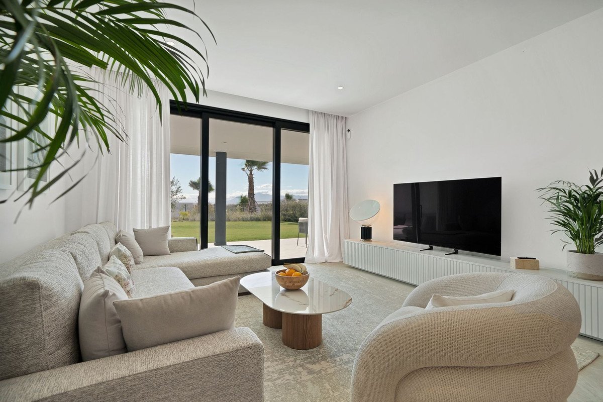 2 Bed Ground Floor Apartment in Santa Clara in Santa Clara — Apartment