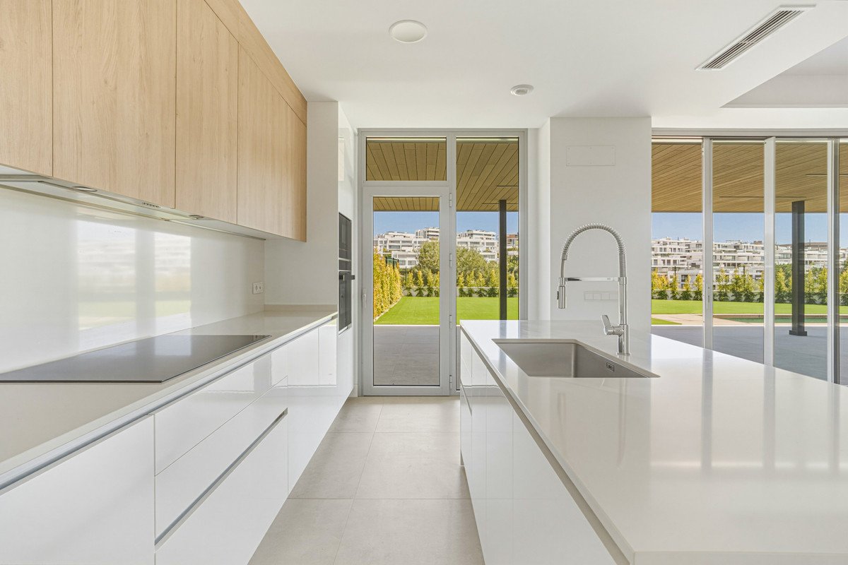 4 Bed Ground Floor Apartment in Santa Clara -ben Santa Clara — Lakás