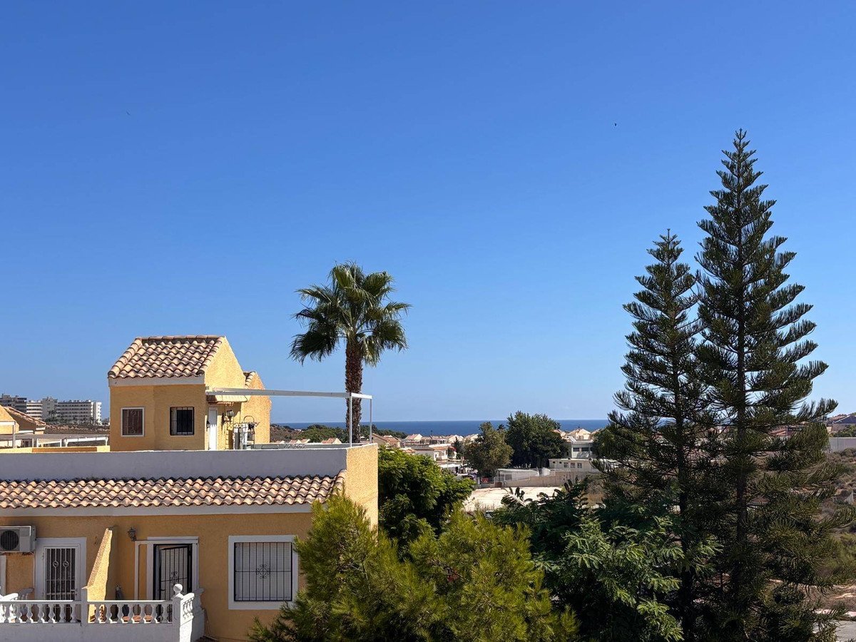 3 Bed Reihenhaus in Gran Alacant