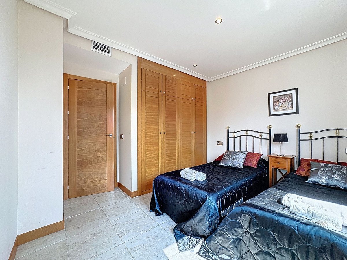 2 Bed Middle Floor Apartment in Selwo in Selwo — Apartment