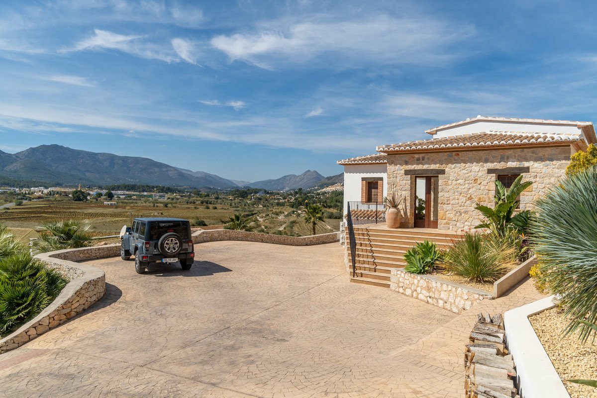 5 Bed Detached Villa in Lliber in Lliber — Detached Villa