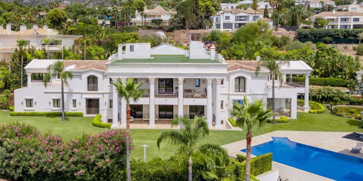 Luxe villa met zwembad in Marbella, Spanje