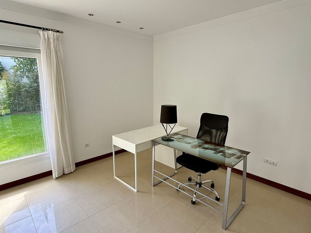 6 Bed Detached Villa in Sotogrande Costa في Sotogrande Costa — فيلا مستقلة