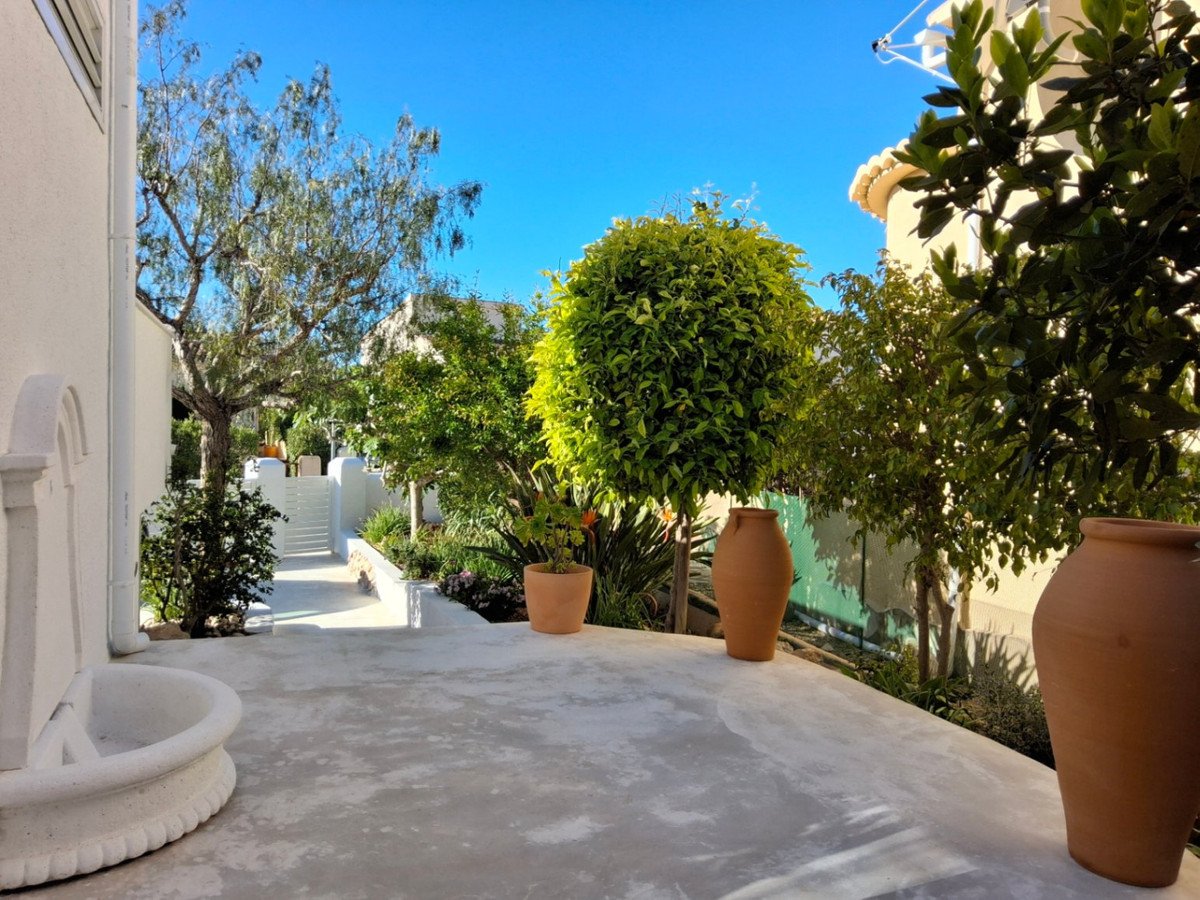 2 Bed Detached Villa in Cumbre del Sol in Cumbre del Sol — Detached Villa