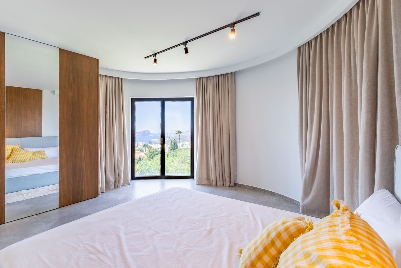 5 Bed فيلا مستقلة in Cumbre del Sol في Cumbre del Sol, فيلا منفصلة