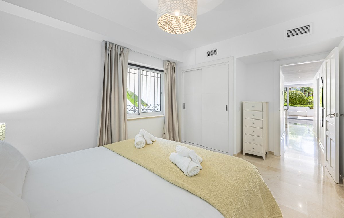 1 Bed Ground Floor Apartment in The Golden Mile in The Golden Mile, Apartment