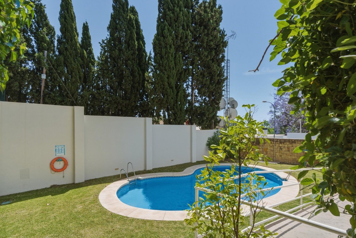 2 Bed Middle Floor Apartment in The Golden Mile in The Golden Mile, Apartment