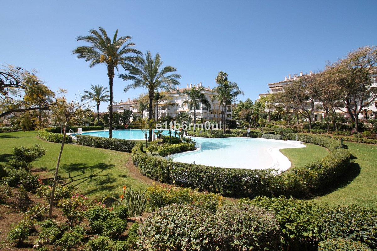 2 Bed Middle Floor Apartment in The Golden Mile in The Golden Mile — Apartment