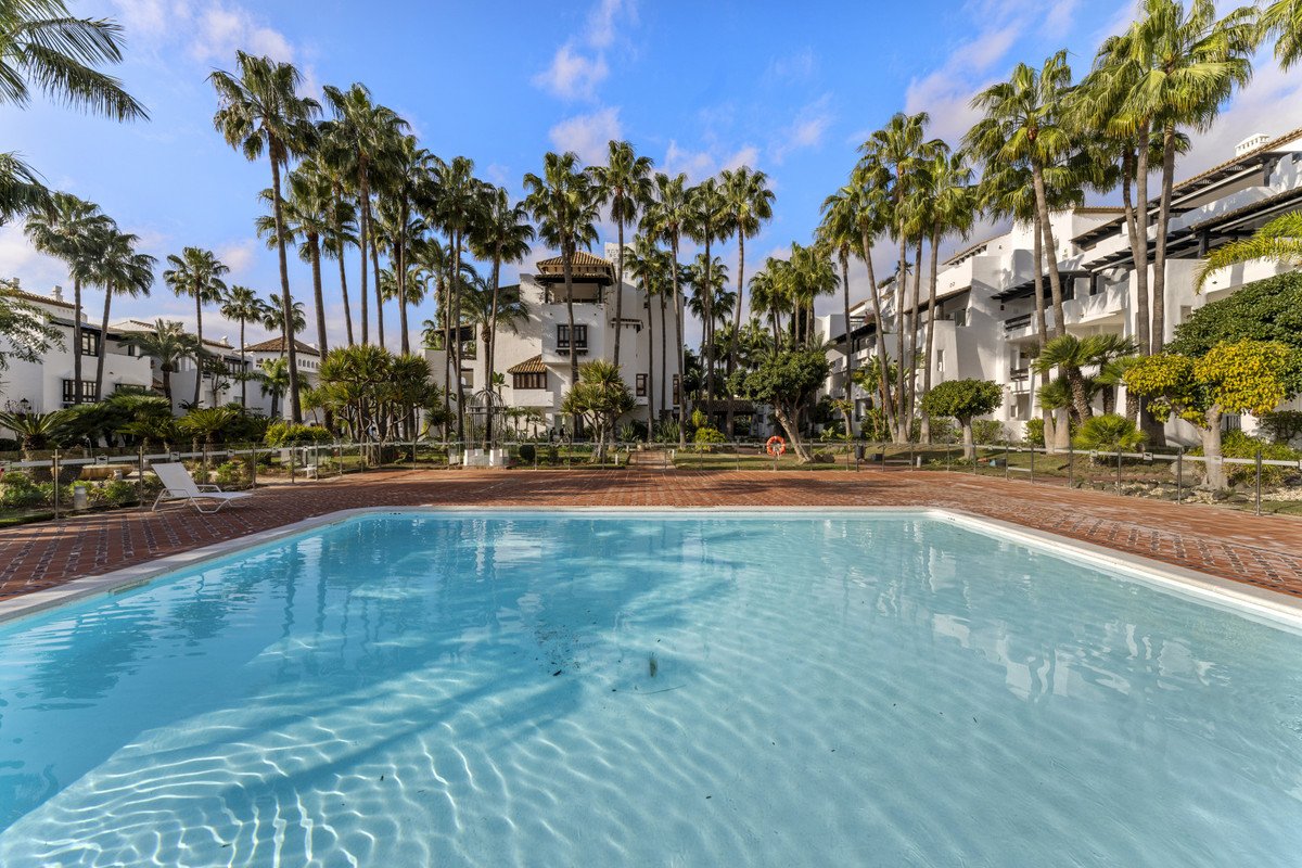 3 Bed Middle Floor Apartment in The Golden Mile in The Golden Mile, Apartment