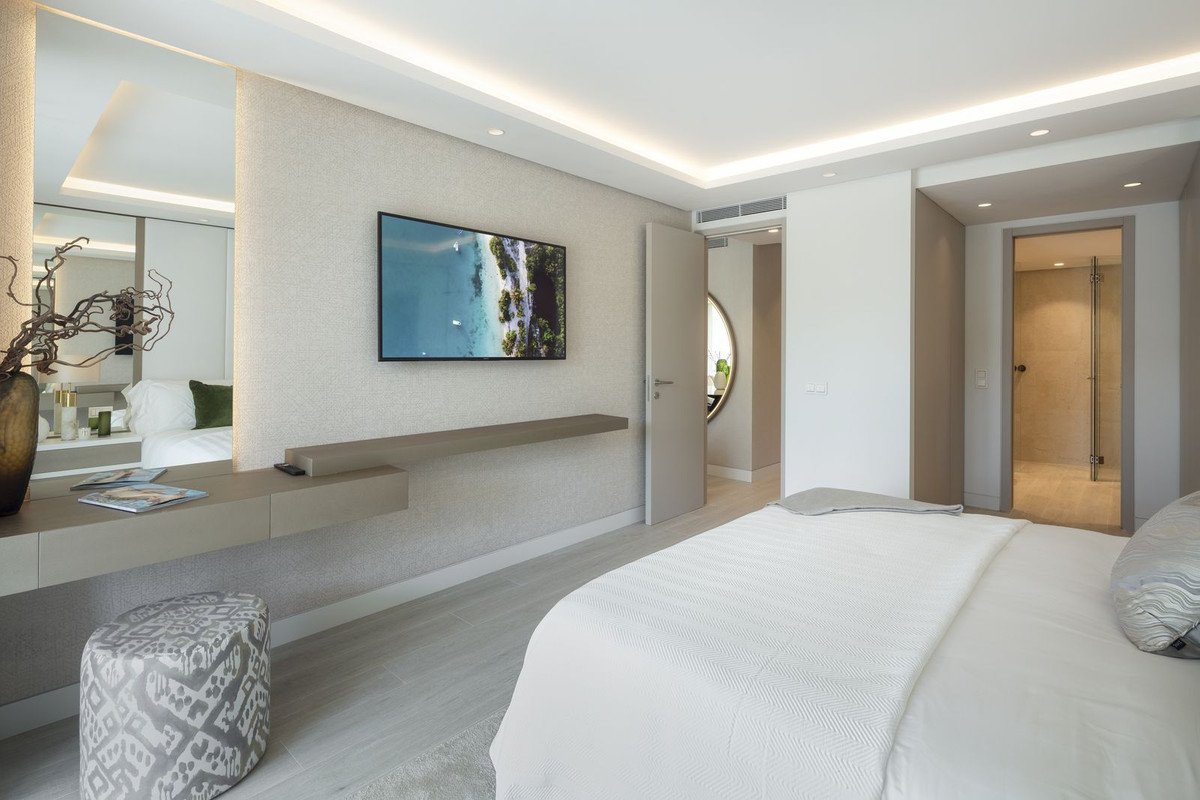3 Bed Ground Floor Apartment in The Golden Mile in The Golden Mile, Apartment